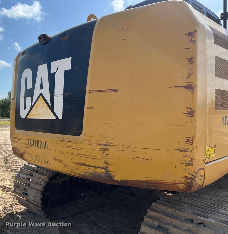 image for item DO2465 2017 Caterpillar 323F L excavator
