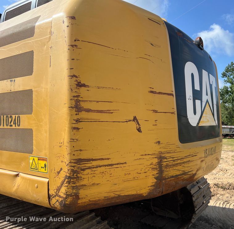 image for item DO2465 2017 Caterpillar 323F L excavator