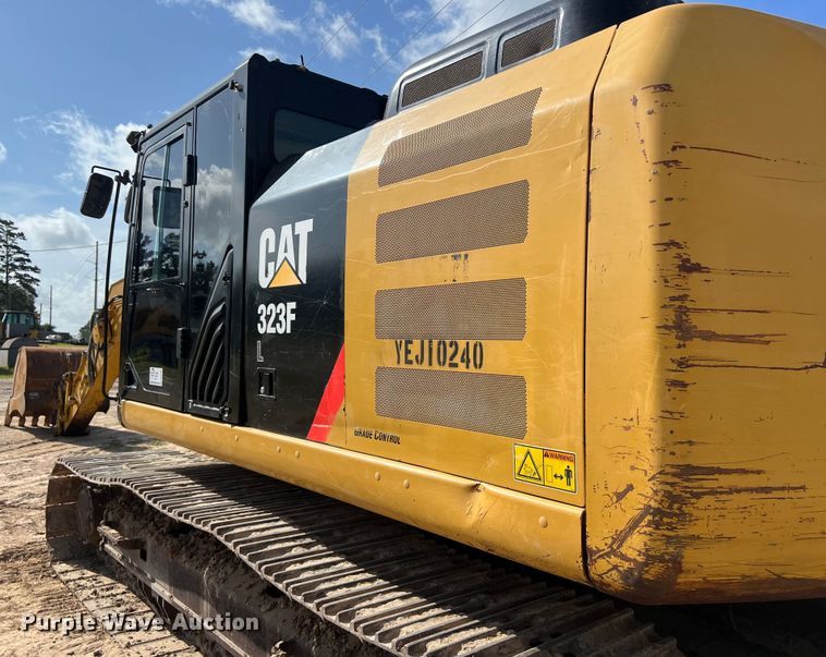 image for item DO2465 2017 Caterpillar 323F L excavator