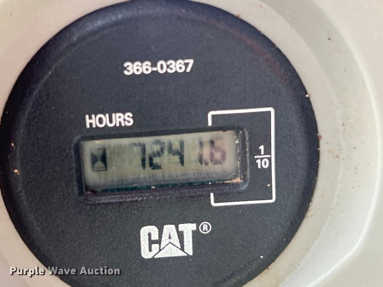 image for item DO2465 2017 Caterpillar 323F L excavator