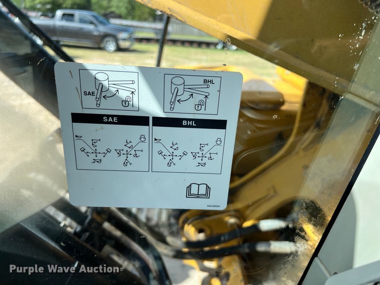 image for item DO2465 2017 Caterpillar 323F L excavator