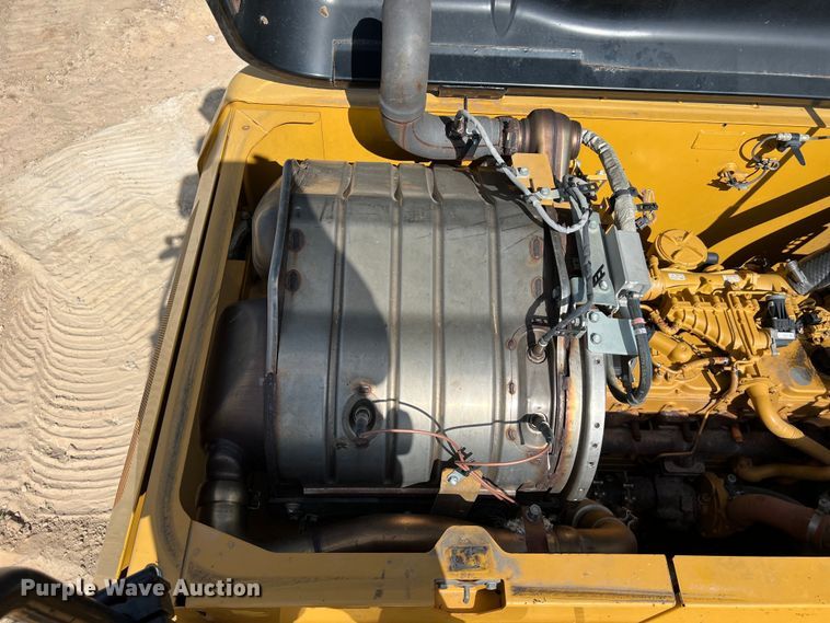 image for item DO2465 2017 Caterpillar 323F L excavator