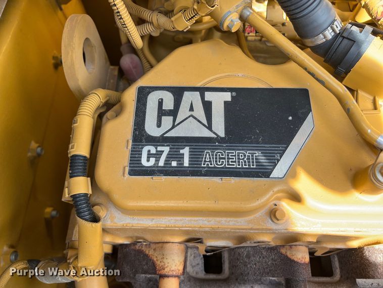 image for item DO2465 2017 Caterpillar 323F L excavator