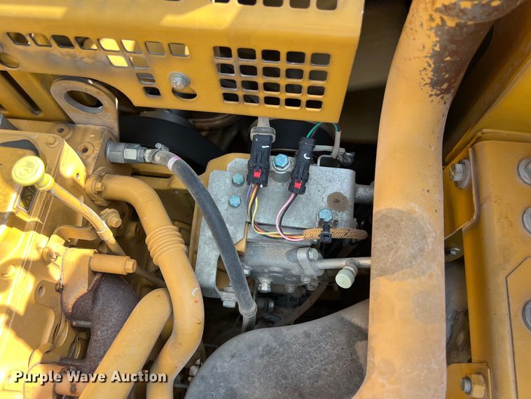 image for item DO2465 2017 Caterpillar 323F L excavator