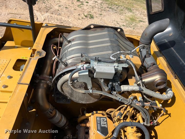 image for item DO2465 2017 Caterpillar 323F L excavator