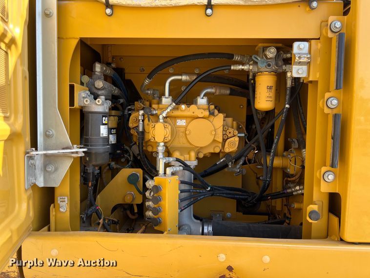 image for item DO2465 2017 Caterpillar 323F L excavator