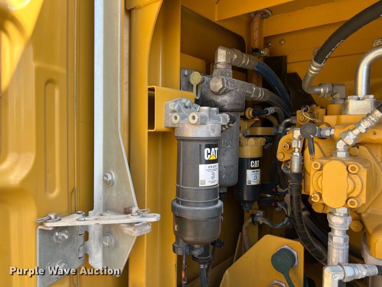 image for item DO2465 2017 Caterpillar 323F L excavator