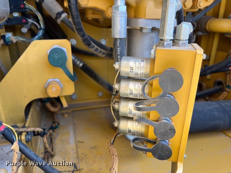 image for item DO2465 2017 Caterpillar 323F L excavator