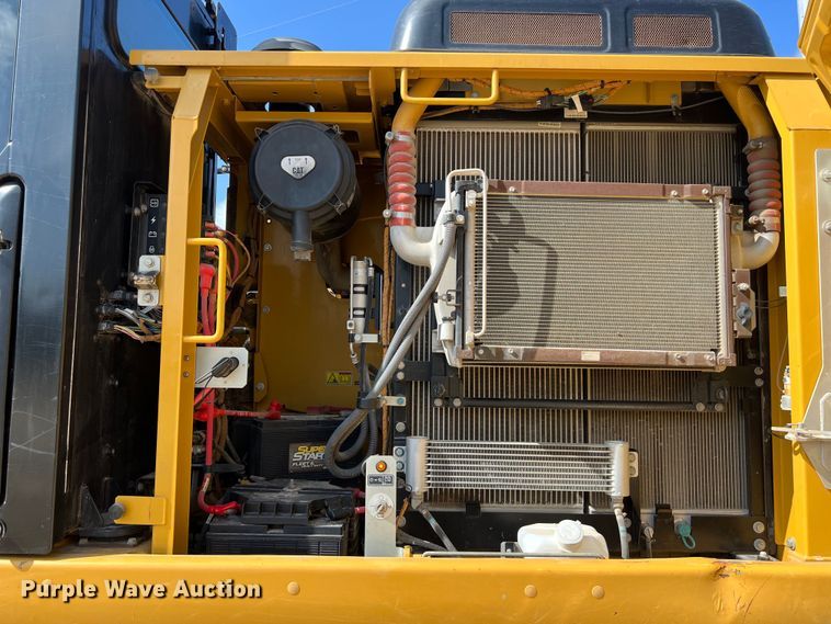 image for item DO2465 2017 Caterpillar 323F L excavator