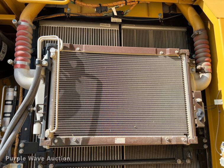 image for item DO2465 2017 Caterpillar 323F L excavator