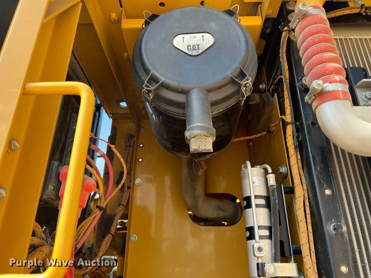 image for item DO2465 2017 Caterpillar 323F L excavator