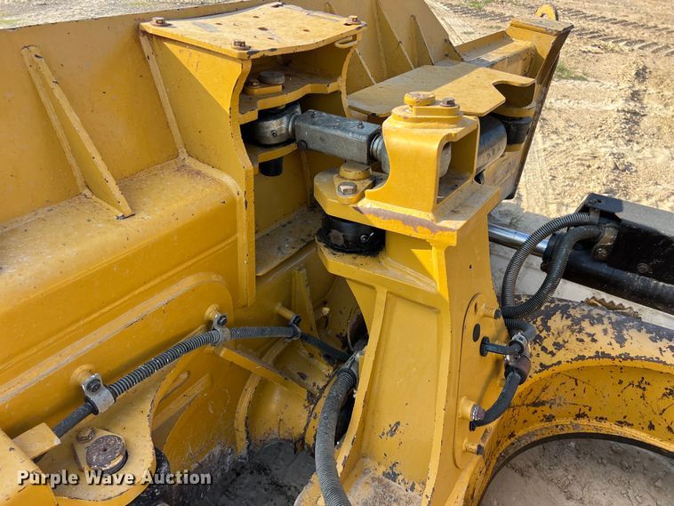 image for item DO2466 2017 Caterpillar D6N LGP dozer