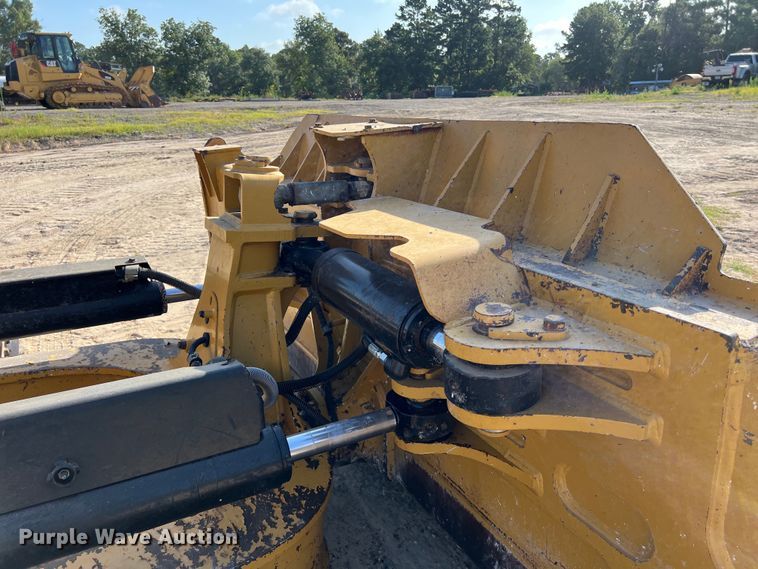 image for item DO2466 2017 Caterpillar D6N LGP dozer