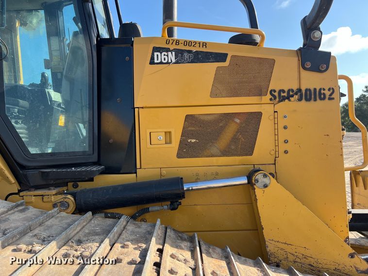 image for item DO2466 2017 Caterpillar D6N LGP dozer