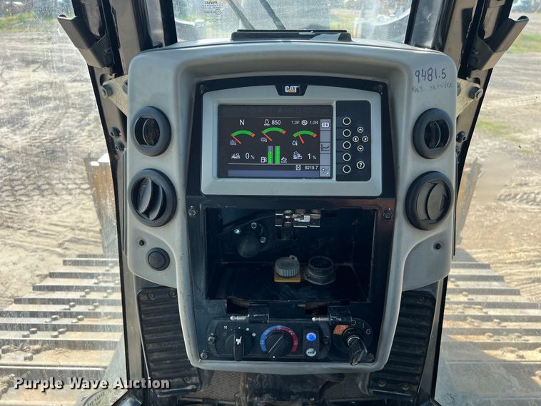 image for item DO2466 2017 Caterpillar D6N LGP dozer