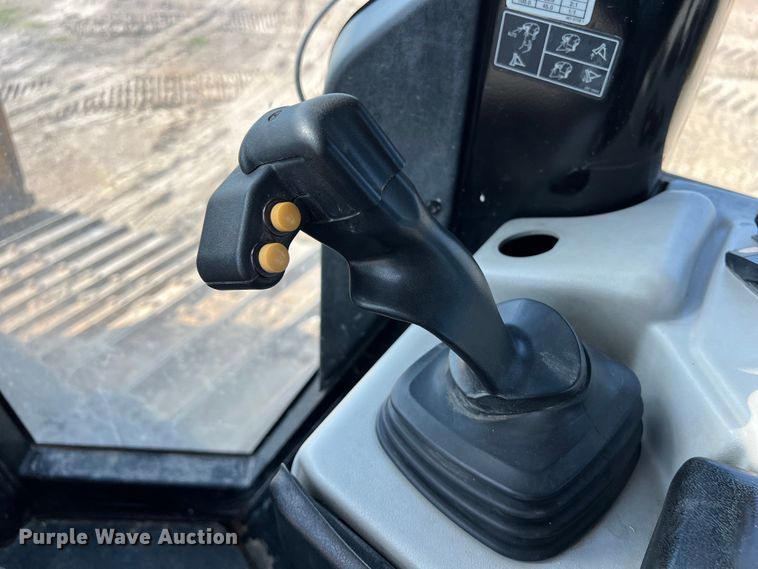 image for item DO2466 2017 Caterpillar D6N LGP dozer