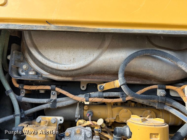 image for item DO2466 2017 Caterpillar D6N LGP dozer