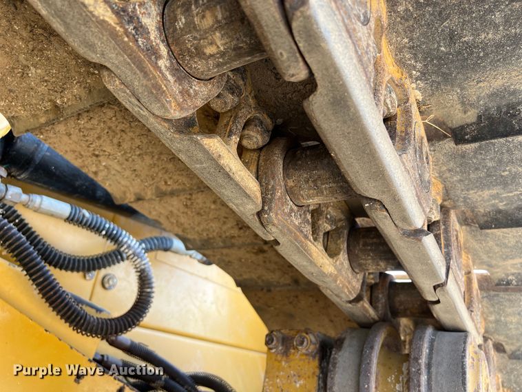 image for item DO2466 2017 Caterpillar D6N LGP dozer