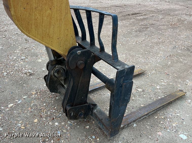 image for item DO2468 2003 Caterpillar TH460B telehandler