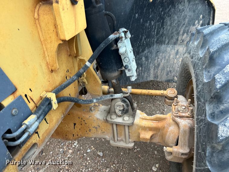 image for item DO2468 2003 Caterpillar TH460B telehandler