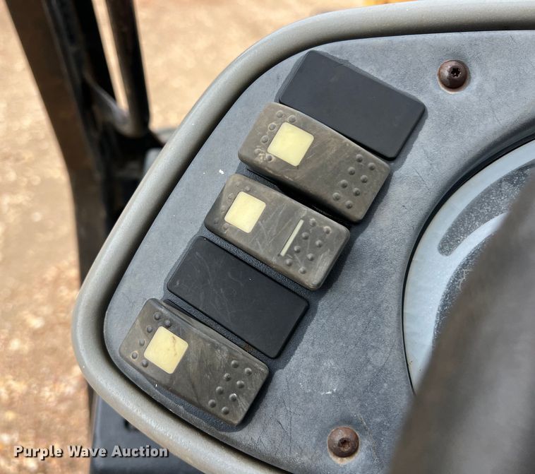 image for item DO2468 2003 Caterpillar TH460B telehandler