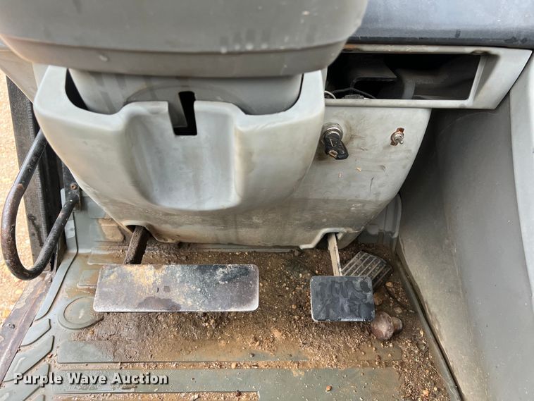 image for item DO2468 2003 Caterpillar TH460B telehandler