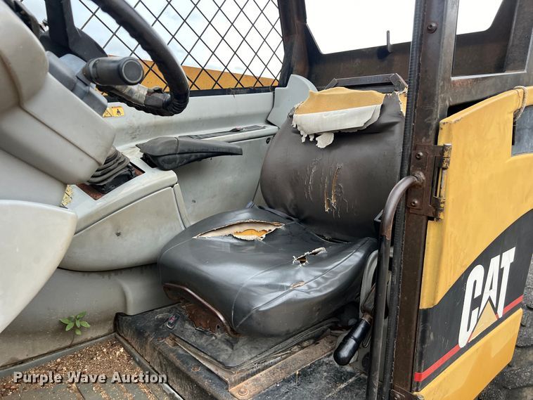 image for item DO2468 2003 Caterpillar TH460B telehandler