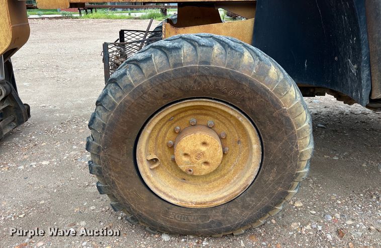 image for item DO2468 2003 Caterpillar TH460B telehandler