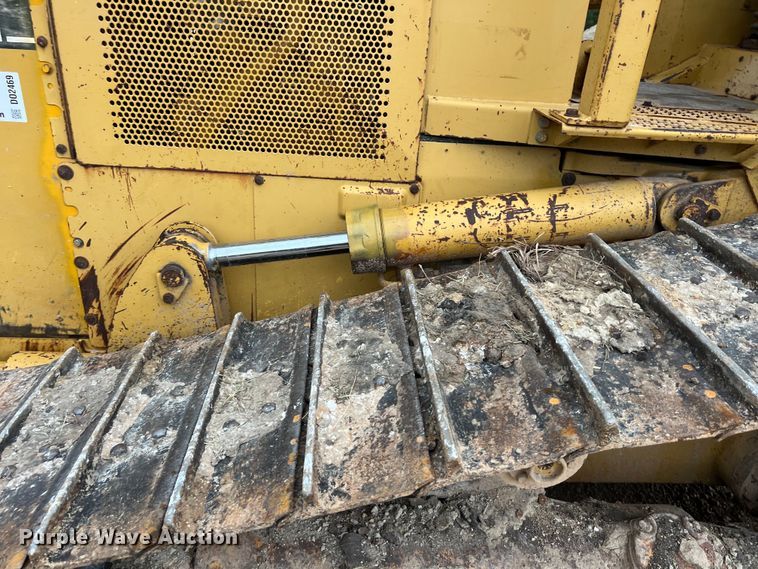 image for item DO2469 1996 Caterpillar D4H XL dozer