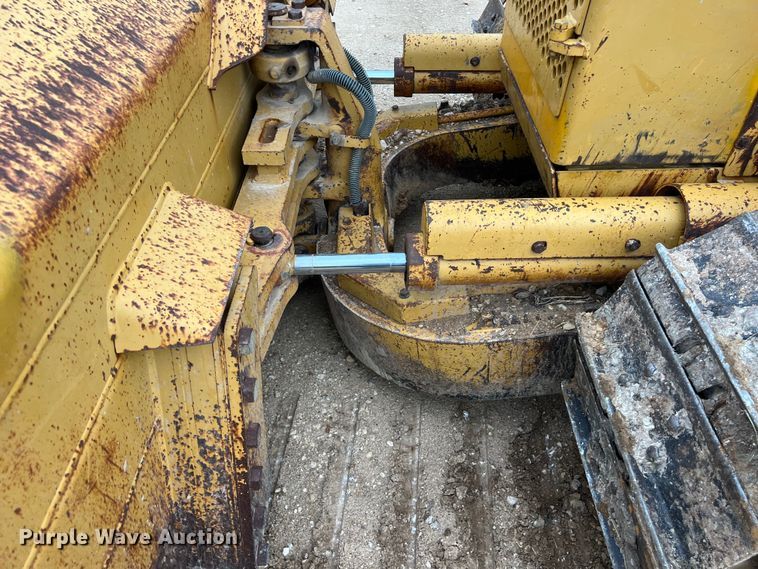 image for item DO2469 1996 Caterpillar D4H XL dozer