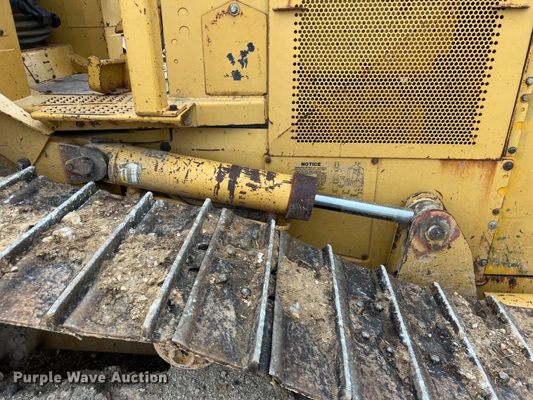 image for item DO2469 1996 Caterpillar D4H XL dozer