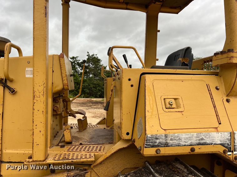 image for item DO2469 1996 Caterpillar D4H XL dozer