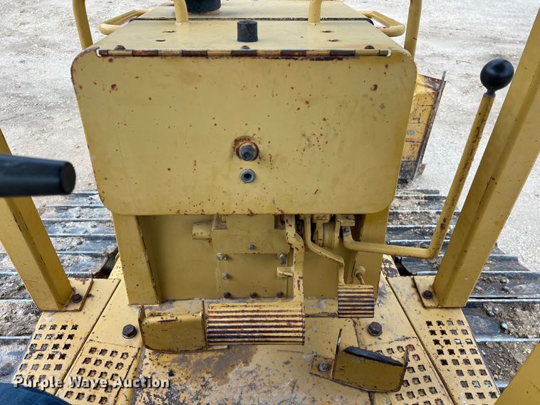 image for item DO2469 1996 Caterpillar D4H XL dozer