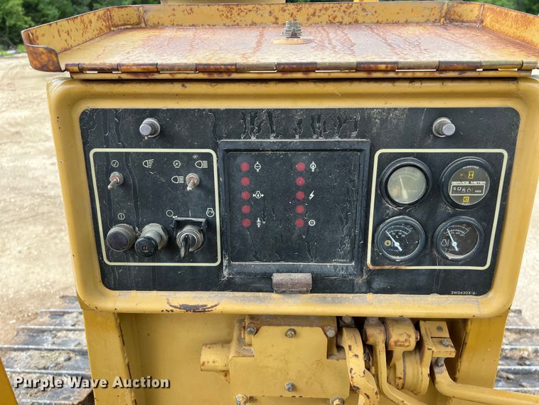 image for item DO2469 1996 Caterpillar D4H XL dozer