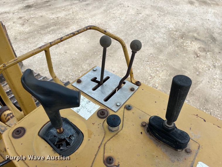 image for item DO2469 1996 Caterpillar D4H XL dozer