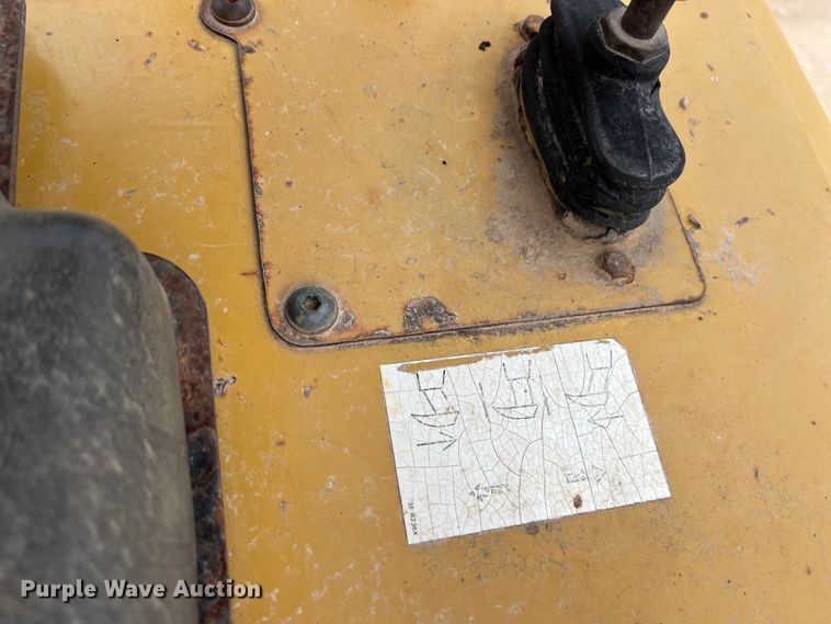 image for item DO2469 1996 Caterpillar D4H XL dozer