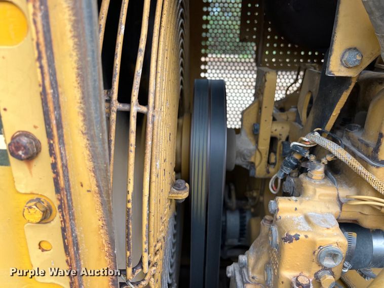 image for item DO2469 1996 Caterpillar D4H XL dozer