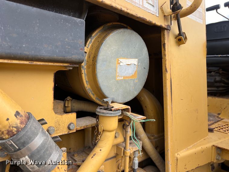 image for item DO2469 1996 Caterpillar D4H XL dozer