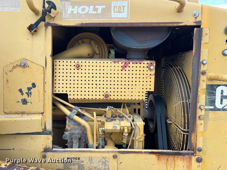 image for item DO2469 1996 Caterpillar D4H XL dozer