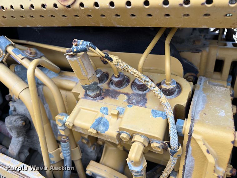 image for item DO2469 1996 Caterpillar D4H XL dozer
