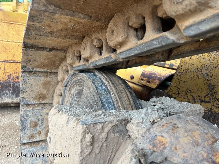 image for item DO2469 1996 Caterpillar D4H XL dozer