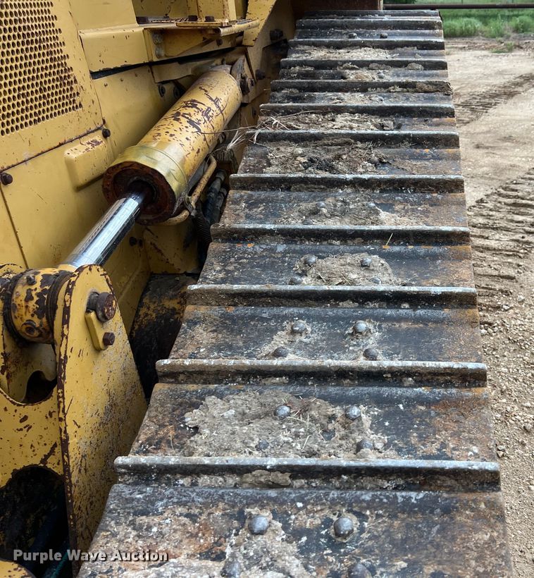 image for item DO2469 1996 Caterpillar D4H XL dozer