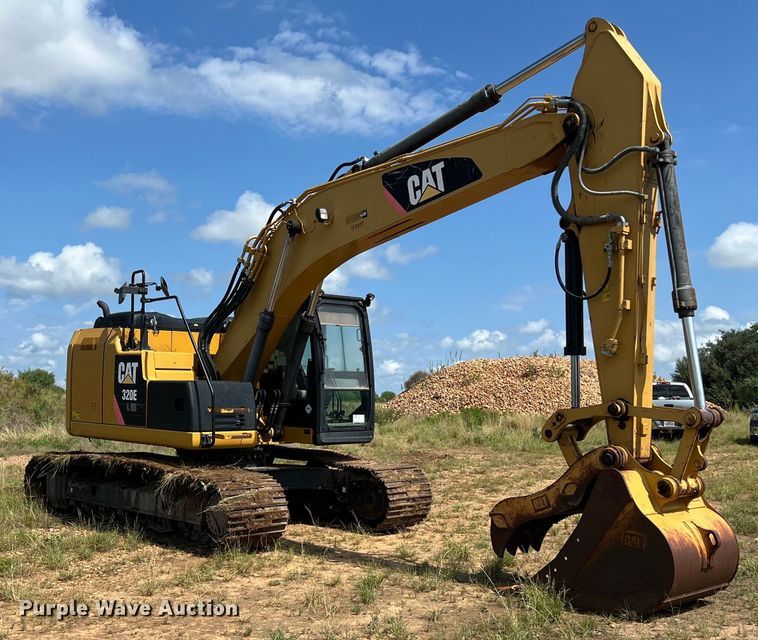image for item DO2482 2014 Caterpillar 320E LRR excavator