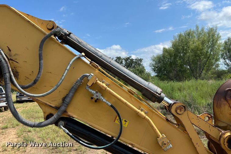image for item DO2482 2014 Caterpillar 320E LRR excavator