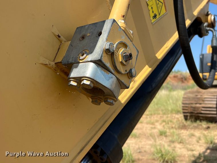 image for item DO2482 2014 Caterpillar 320E LRR excavator