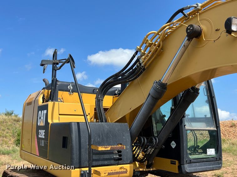 image for item DO2482 2014 Caterpillar 320E LRR excavator