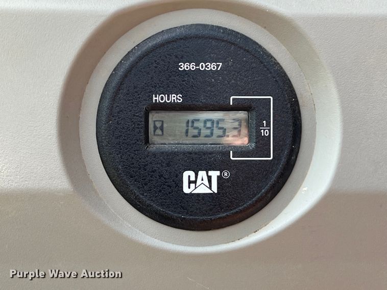 image for item DO2482 2014 Caterpillar 320E LRR excavator