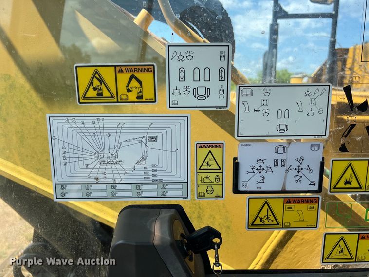 image for item DO2482 2014 Caterpillar 320E LRR excavator