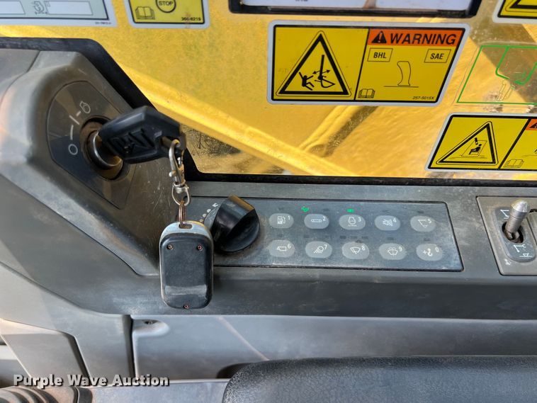 image for item DO2482 2014 Caterpillar 320E LRR excavator