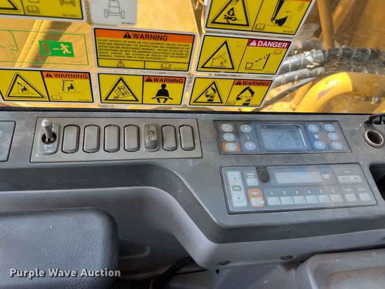 image for item DO2482 2014 Caterpillar 320E LRR excavator